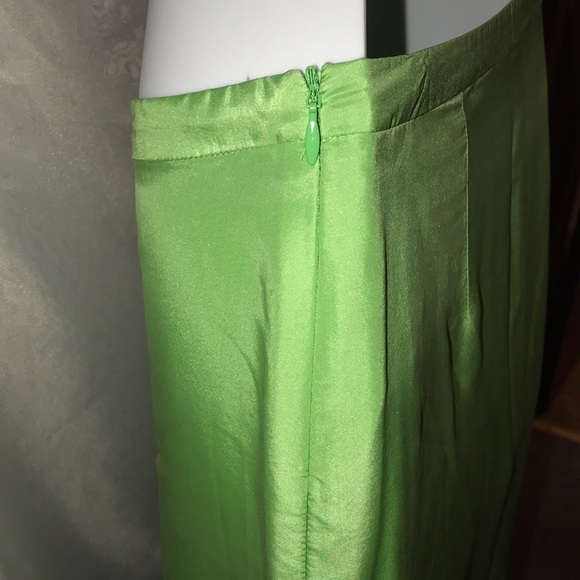 ⭐️3 for $29 Banana Republic Chartreuse Midi Skirt - Picture 4 of 6